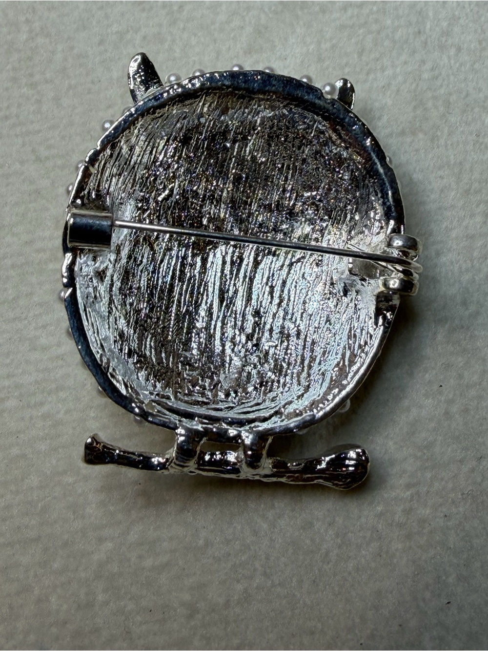 Pearl-Embellished Silver Owl Brooch - White - Picture 7 of 7